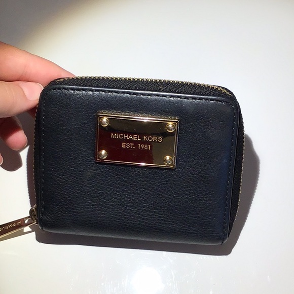 Michael Kors black leather wallet - Picture 1 of 7